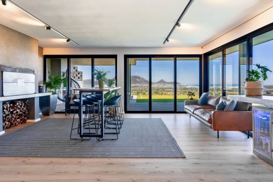 5 Bedroom Property for Sale in Baronetcy Estate Western Cape